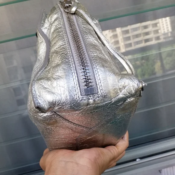 BALENCIAGA Metallic Calfskin Papier Mini A4 Tote Silver - Picture 10 of 15